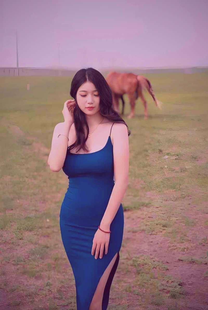 机甲番剧机械设计细节与场景构图示意